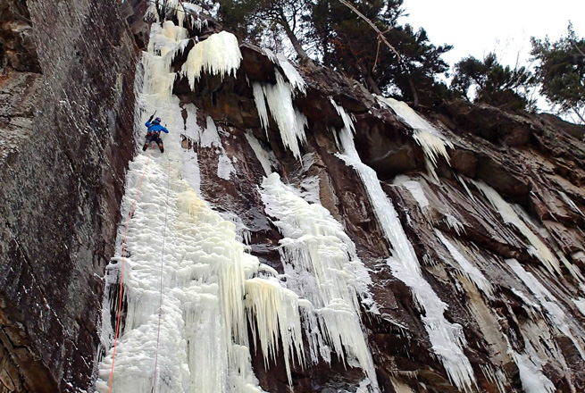 Adam-Bidwell on Cocaine, Frankenstein Cliff NH - Photo by Ryan-Driscall