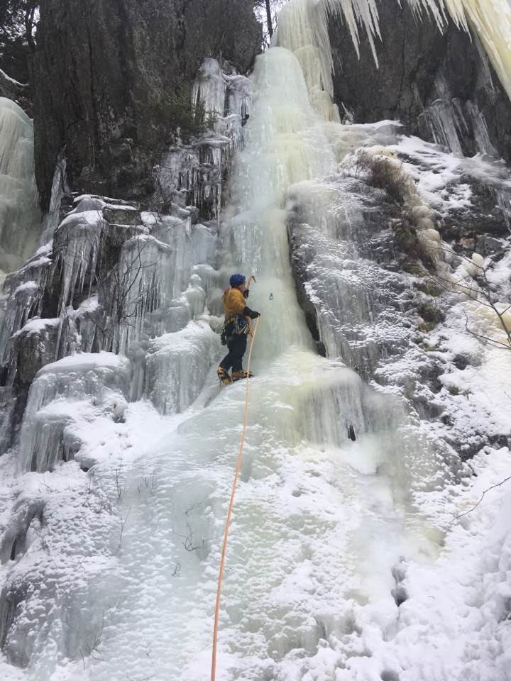 The Amphitheater ice in Grafton Notch is in well. Even the steep curtain is touching down. Acadia Mountain Guides Climbing School #maineiceclimbing #neice.
