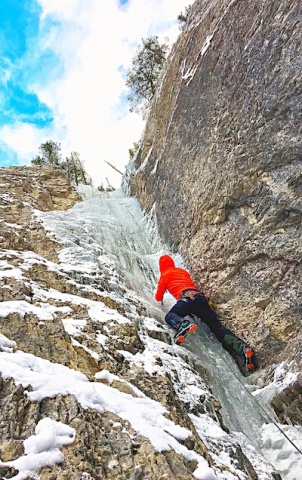 Climbing light ice in Mt. Blaine Canyon