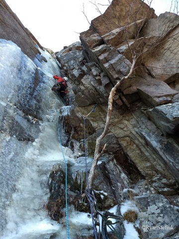 Alden Pellett leads up pitch 2 of the mixed route, "P'tite Tête,"