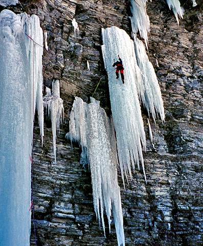Gilles Girard on the first ascent of Massachusetts WI6+ Pont-Rouge Quebec - Photo: Doug Millen