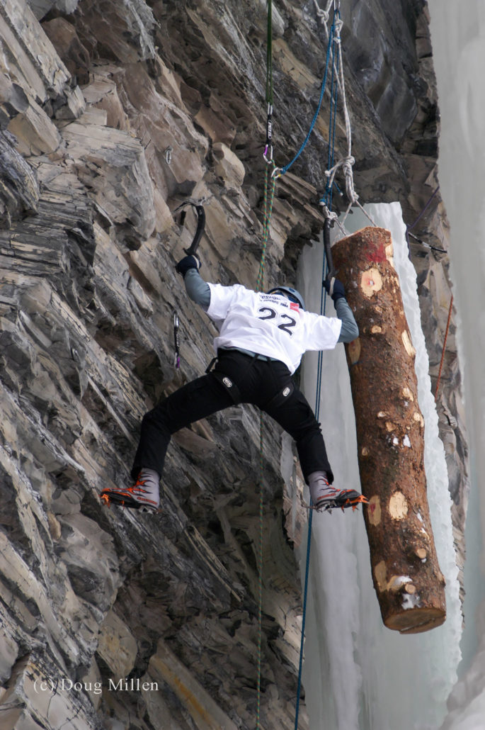 Log-Climbing-at-Festiglace